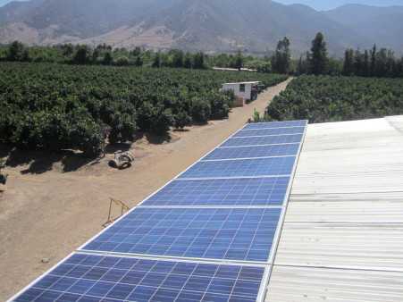 Paneles solares en La Peña